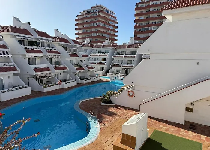 Location C, Americas, Pool View Sunny Wifi