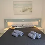 Location C, Americas, Pool View Sunny Wifi Appartement *