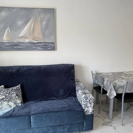 Location C, Americas, Pool View Sunny Wifi