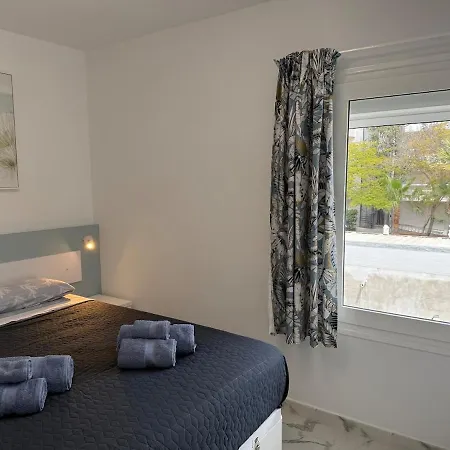 Location C, Americas, Pool View Sunny Wifi Apartment *